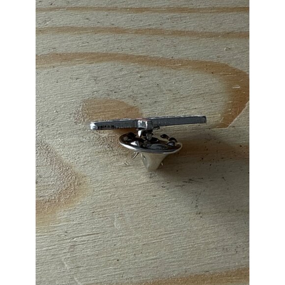 Washington Capitals NHL Official Licensed Lapel Pin - Picture 2 of 5